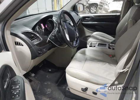 2013 Chrysler Town & Country Touring z USA, uszkodzony, nr VIN 2C4RC1BG6DR777891